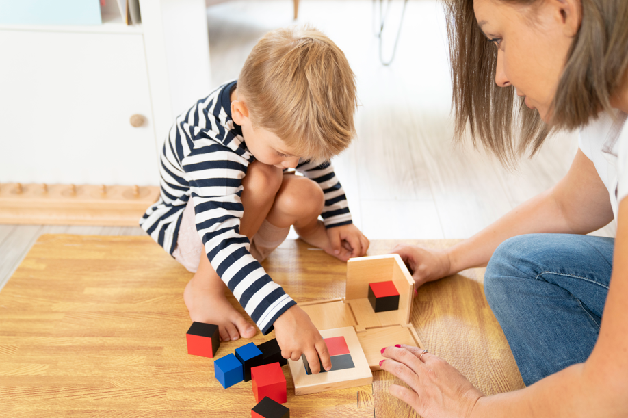 terapia zajęciowa Montessori, pedagog Wrocław Centrum Psychoterapii i Psychodietetyki Rymkiewicz system family care